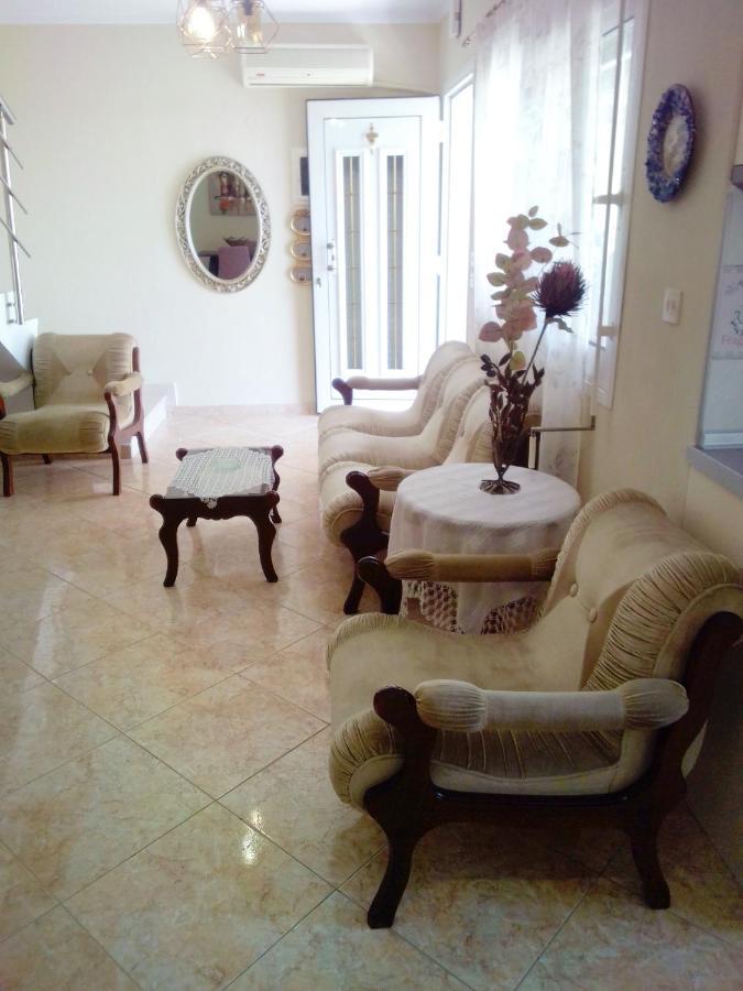 Evis Maisonette With Sea View *
